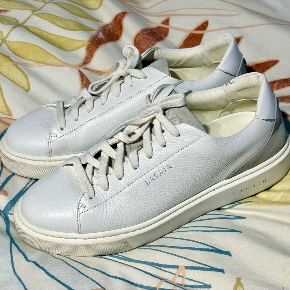 Lavair White Leather Unisex Trainer Shoes Sz. 10 (men) 11 (women)